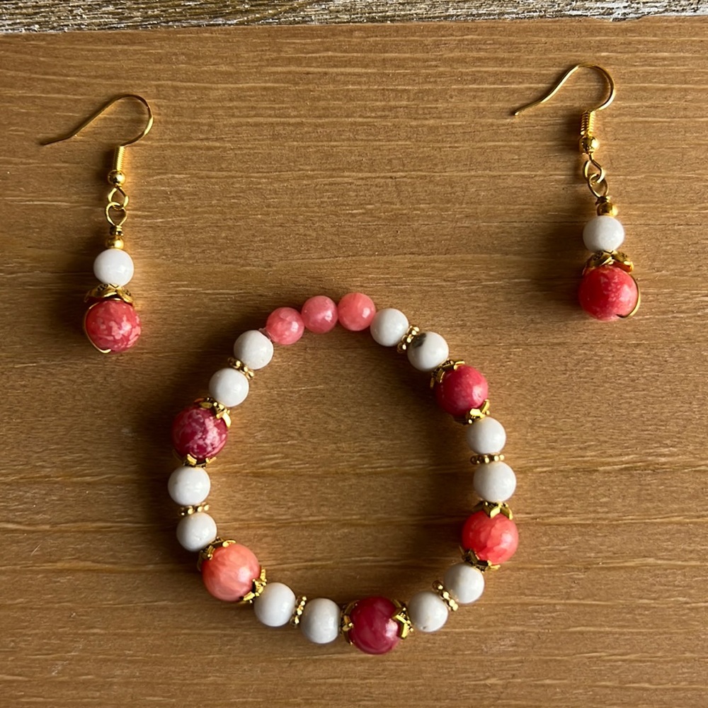 22022 Quartzite & Tridacna Bracelet/Earrings Set